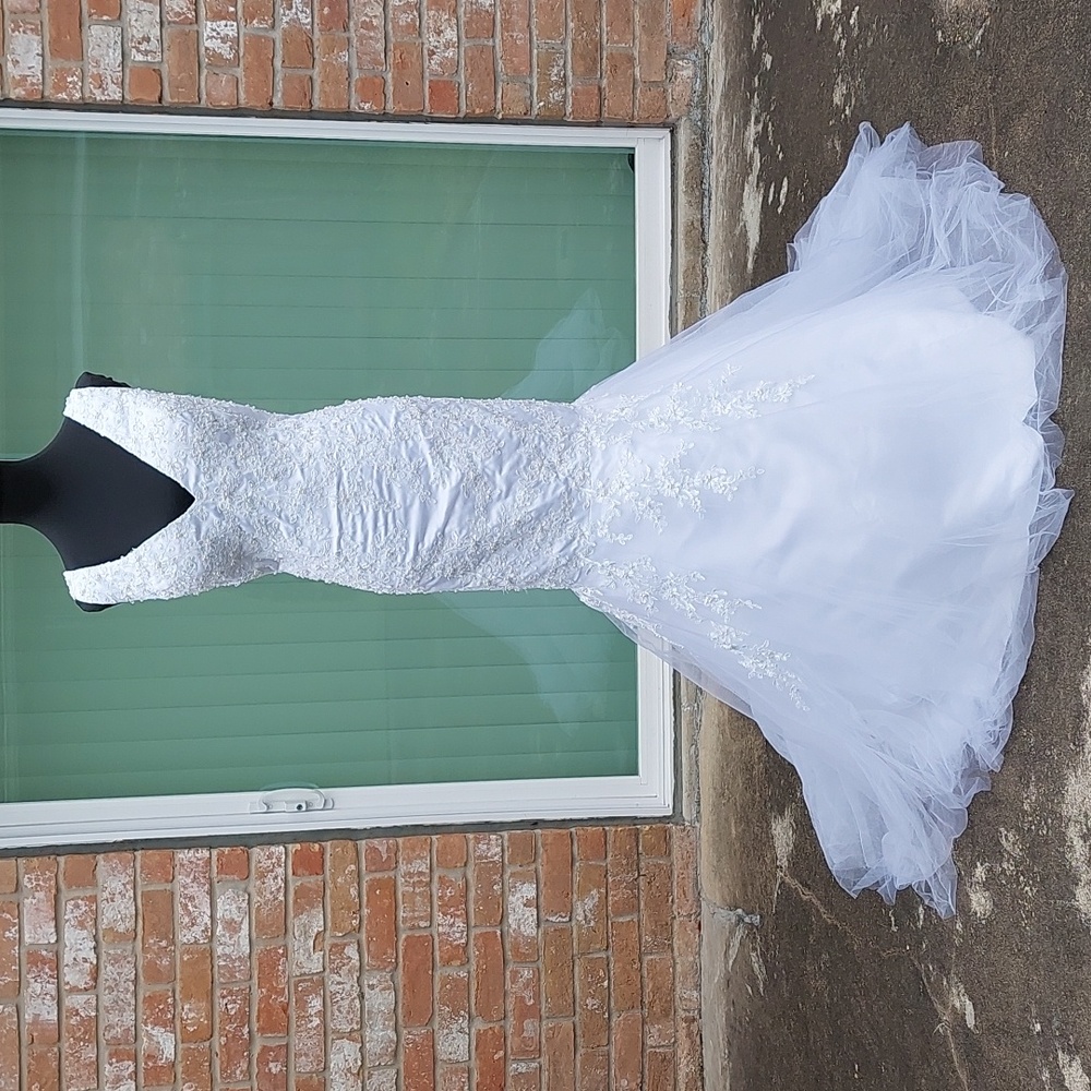 White Tulle Embroidered Pearl Mermaid Wedding Dress With Train Sz 16